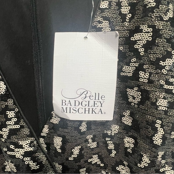 Belle Badgley Mischka Silver Gray
Sequin Leopard Cocktail V-Neck
Party D… - Picture 4 of 7
